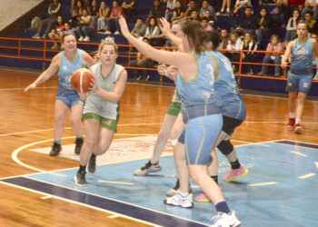 Papel Misionero va por el título