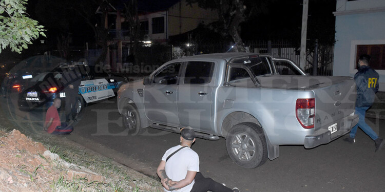 ESPOSADOS. Los dos ocupantes del vehículo que interceptó la Federal.