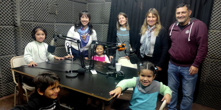 ROL SOCIAL. Ayer se realizó una nueva jornada de radio con la presencia de estudiantes de distintos niveles.