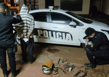 Un hombre detenido por robar herramientas y cables de una vivienda