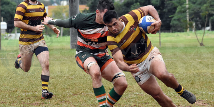 ADELANTE. Como ante Lomas, Tacurú buscará hoy poner el juego en campo contrario, cuando enfrente a Centro.