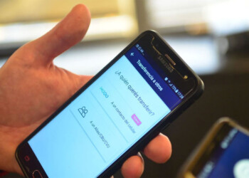 Mandó a reparar su celular y el técnico se transfirió 150 mil pesos de su cuenta bancaria