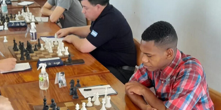 HACIA LAS CATARATAS. Esta vez, la acción se muda a Puerto Iguazú.