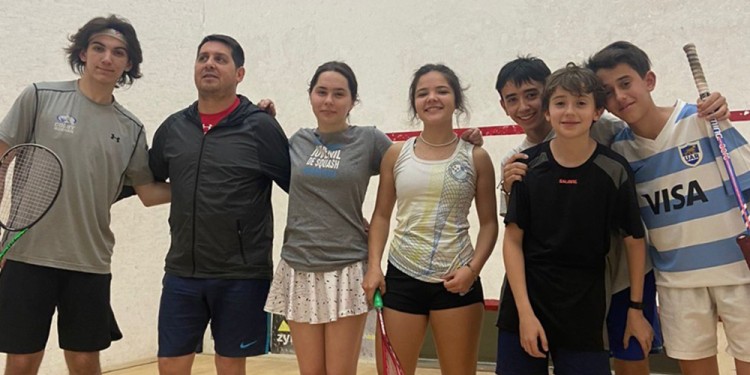 LISTOS. El equipo misionero, rumbo a la cita internacional en CABA.