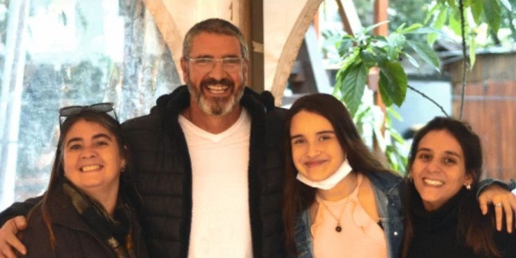 AVANZA. Lascurain recibió a las quinceañeras y familiares en La Juliana.