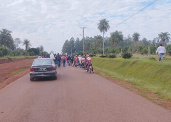 Manifestantes marcharon hacia la Municipalidad de Caraguatay