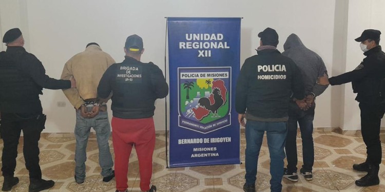 SOSPECHOSOS. Uno de los detenidos (derecha) es vecino de la víctima y el otro lo fue hasta hace menos de un mes.