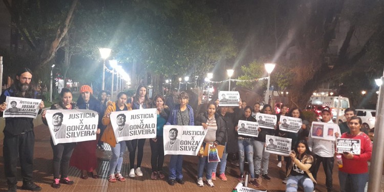 MANIFESTACIÓN. Familiares, amigos y allegados de Josías se reunieron en el Centro Cívico para reclamar justicia por el menor asesinado en Oberá.