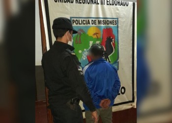 Apuñaló a la pareja de su ex y se entregó ante las autoridades