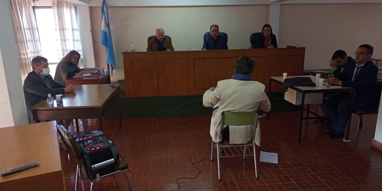 OPTÓ POR DECLARAR. El imputado negó haber robado y abusado de la menor.