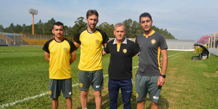 JUNTOS Y A LA PAR. Dehollain, Fideleff, Álvarez y Malfitano, el nuevo cuerpo técnico que acompañará al flamante entrenador.