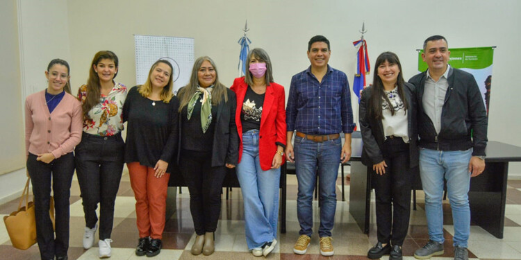 ORGANIZACIÓN. Las autoridades con parte del equipo de la Expo.