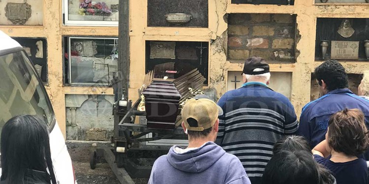 Con profundo pesar, inhumaron los restos de Josías Galeano en Oberá