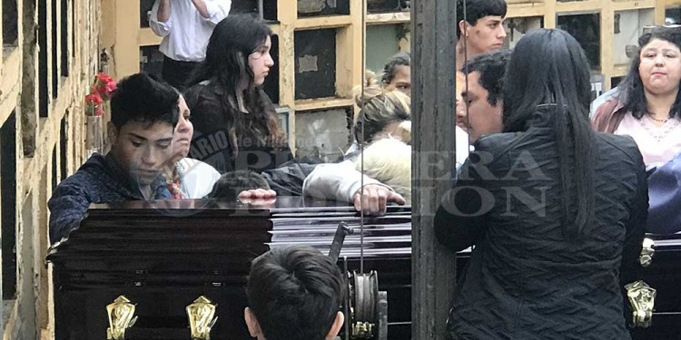 Con profundo pesar, inhumaron los restos de Josías Galeano en Oberá