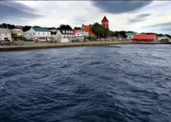 El Gobierno repudió un concurso de la Embajada Británica para llevar universitarios a Malvinas