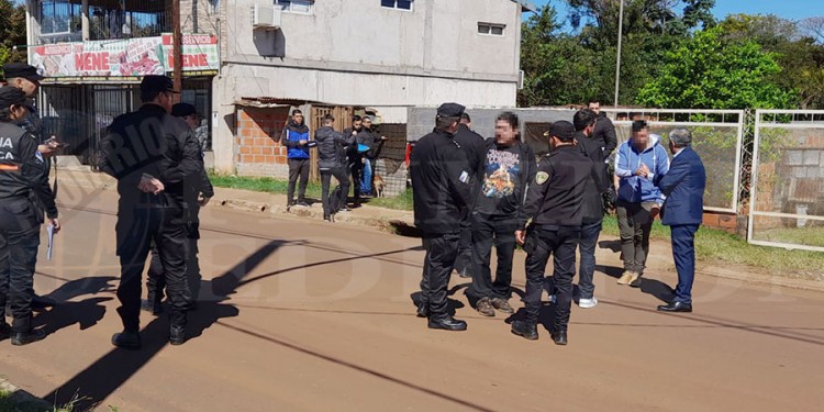 FRENTE AL ACCESO SUR. Al día siguiente del crimen fue allanada una vivienda precaria a tres cuadras del domicilio de la comerciante, fueron detenidos los mellizos.