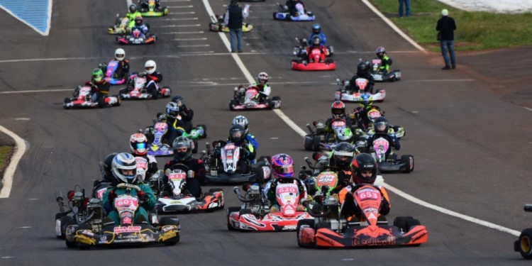 APRETADO. Este fin de semana volverá a acentuarse la lucha entre Ordoñez y Bosse en la categoría 4T Estándar. (Foto D. Rektor)