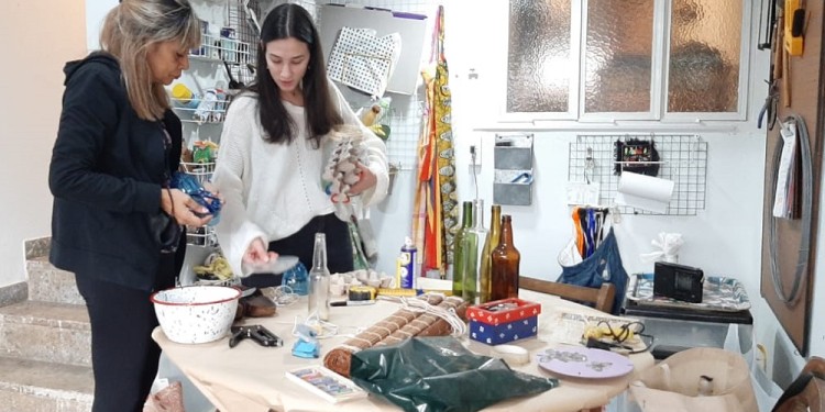 Un taller para compartir conocimiento y aprender a reparar las cosas para reutilizarlas