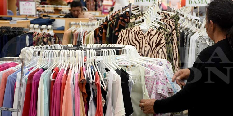 La ropa de la nueva temporada llega con subas de hasta el 100%