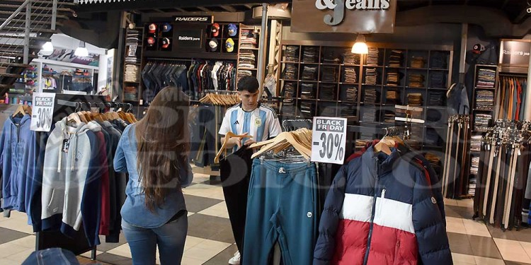 La ropa de la nueva temporada llega con subas de hasta el 100%