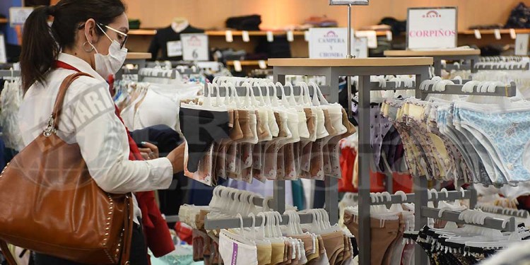 La ropa de la nueva temporada llega con subas de hasta el 100%