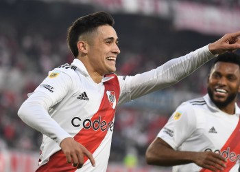 River goleó a Central Córdoba y se prende en la lucha