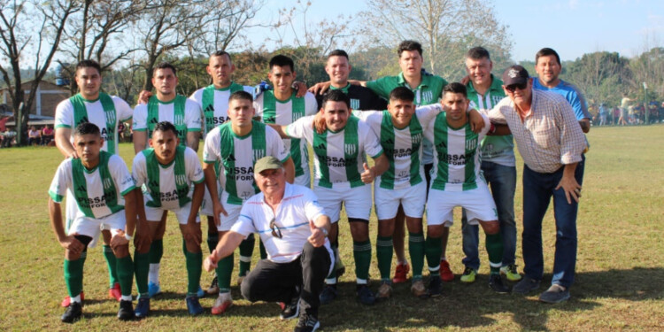 VISITA DE RIESGO. El invicto Yacutinga visita a Garupá FC en Candé.