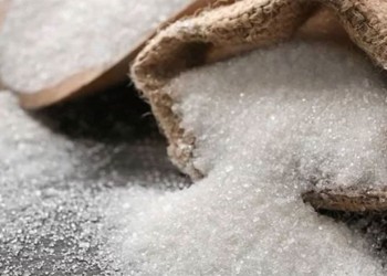 La Anmat prohibió la venta de una marca de azúcar que tenía “piedras y otros objetos extraños”