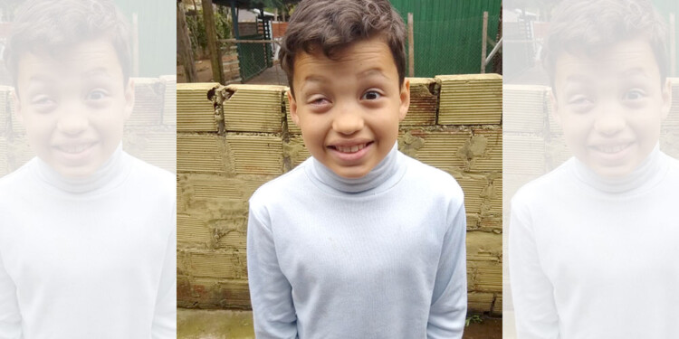 DANTE. Este año el pequeño retomó la escuela y le gustaría aprender a tocar la guitarra.