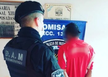 Amenazaba con un cuchillo a los transeúntes e incluso a policías