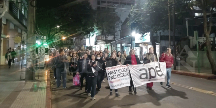 En Posadas los prestadores de servicio y familias de personas con discapacidad se movilizaron.