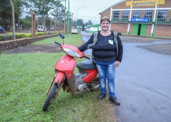 Recorre Apóstoles en moto con productos frescos y sanos