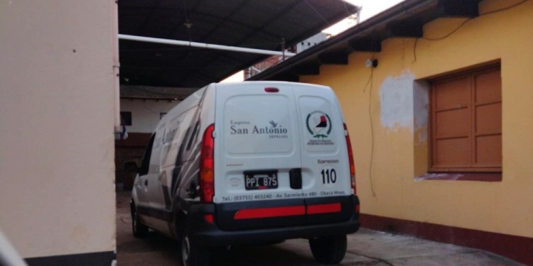 ENTREGA. Los restos del menor fueron retirados en la Unidad Regional II.