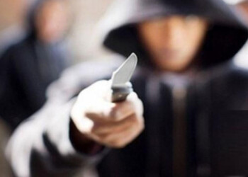 Acusan a dos menores de asaltar e intentar abusar de una comerciante