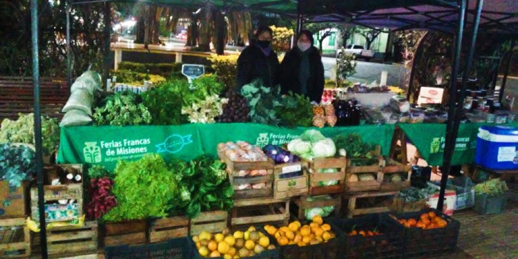 NUEVOS MERCADOS. Ante la imposibilidad de venir a la Capital provincial muchos optan por vender en sus pueblos.