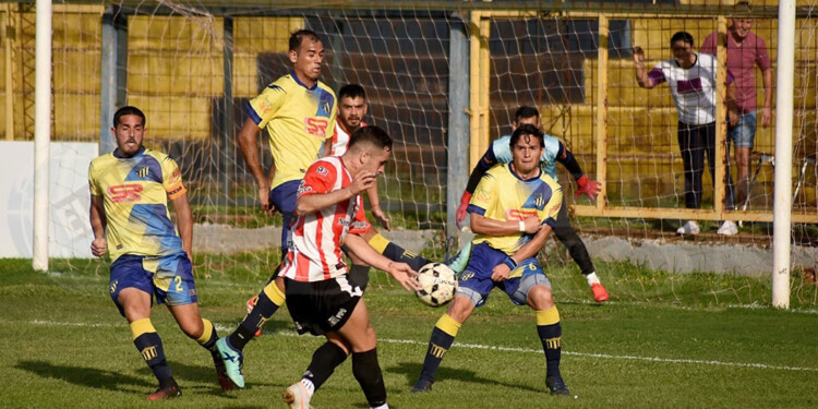 EN ROCAMORA. Mitre recibirá a Sporting de Santo Pipó en el “Tito” Cucchiaroni. Los pipoceños están arriba en la serie.