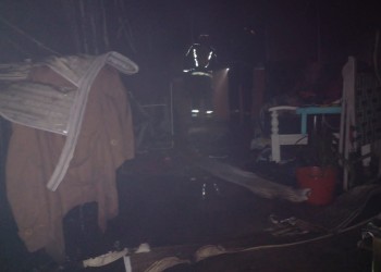 El fuego consumió por completo un departamento en Oberá