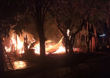 Incendio redujo a cenizas una humilde vivienda en San Javier
