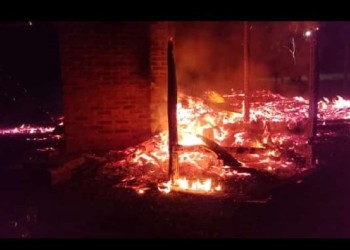 Docentes rurales perdieron todo en un incendio: “Incluso me quedé descalzo”