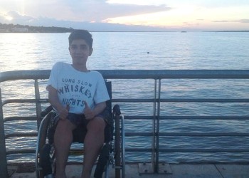 Cruzada solidaria para que un joven de 27 años consiga una silla de ruedas