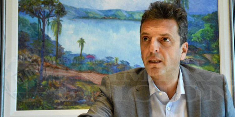 IMPORTANTE APOYO. El Gobernador recordó que Massa incluyó en los dos presupuestos de su presidencia (en la Cámara de Diputados de la Nación) a la Zona Aduanera Especial”.