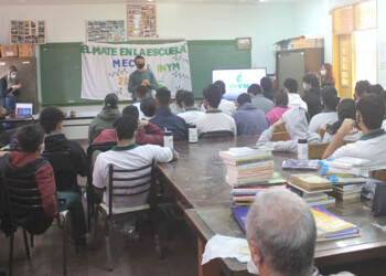 Cuatro secundarias se suman al programa “El mate en la escuela”