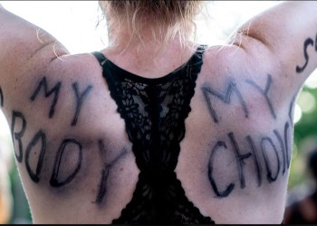 Las imputaron por un aborto ilegal luego de que Facebook compartiera sus chats a la Justicia