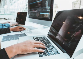 Analizan implementar un monotributo especial para “freelancer” que vendan al exterior