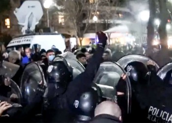 La política adelanta el escenario en las calles, nuestro editorial de hoy