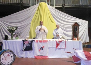 San Roque salió de Novena por el barrio y visitó el club Guaraní