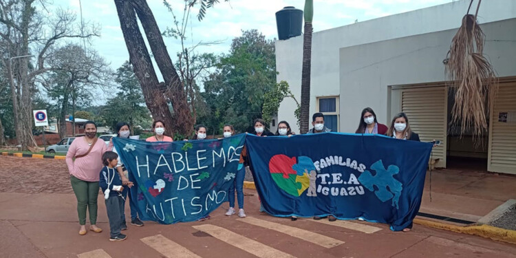 CAPACITADOS. Pautaron avanzar con una oficina de atención en TEA.