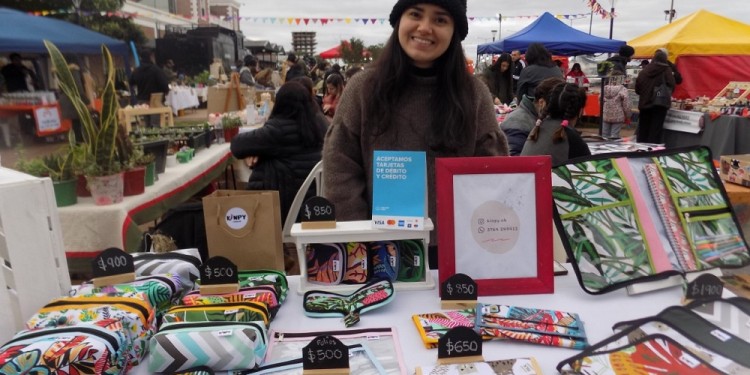 Luz Maza. Su emprendimiento es KINPY Organizadores y Accesorios. @kinpy.ok