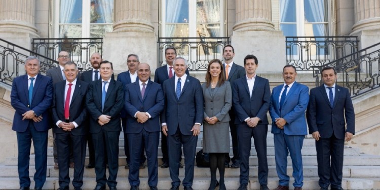 AGENDA COMPLETA. Los gobernadores del Norte Grande con el embajador de EEUU en Argentina, Mark Stanley.