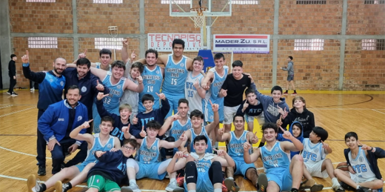 CLASIFICACIÓN. Los chicos del Celeste se metieron en las dos categorías.